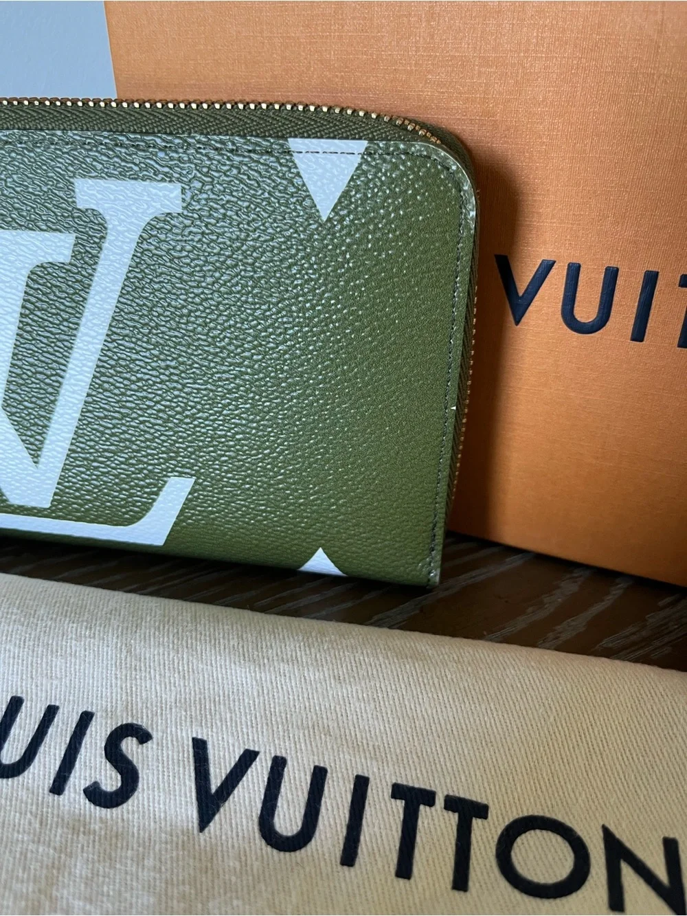 Louis Vuitton Monogram Giant Zippy Wallet